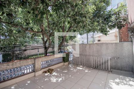 Casa à venda com 200m², 3 quartos e 1 vaga Casa à venda com 200m², 3 quartos e 1 vagaVaranda