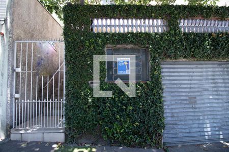 Casa à venda com 200m², 3 quartos e 1 vaga Casa à venda com 200m², 3 quartos e 1 vagaFachada