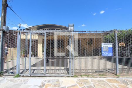 Casa à venda com 180m², 3 quartos e 2 vagasFachada