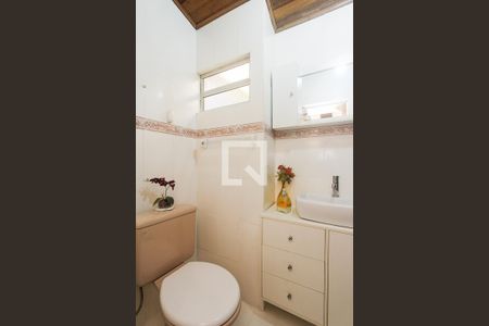 Casa à venda com 180m², 3 quartos e 2 vagasBanheiro suite