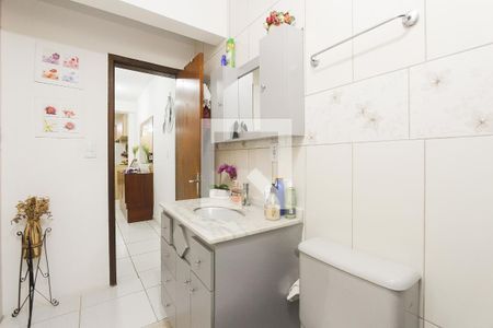 Casa à venda com 180m², 3 quartos e 2 vagasBanheiro social