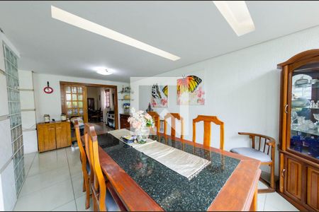 Casa à venda com 300m², 5 quartos e 2 vagasSala de jantar