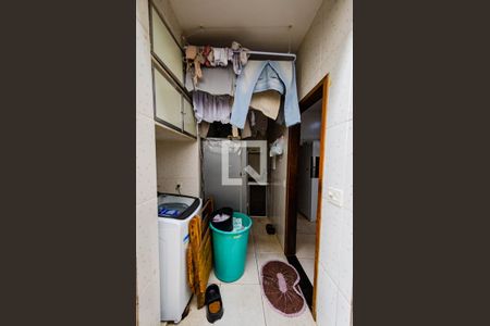 Casa à venda com 300m², 5 quartos e 2 vagasCasa 2 - Área de serviço