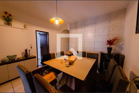 Casa à venda com 300m², 5 quartos e 2 vagasCasa 2 - Sala de jantar