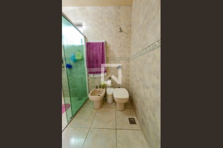 Casa à venda com 300m², 5 quartos e 2 vagasBanheiro suíte 1