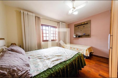 Casa à venda com 300m², 5 quartos e 2 vagasSuíte 1