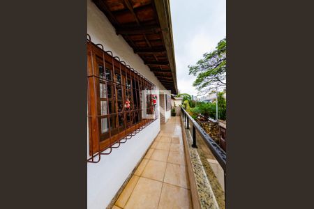 Casa à venda com 300m², 5 quartos e 2 vagasVaranda