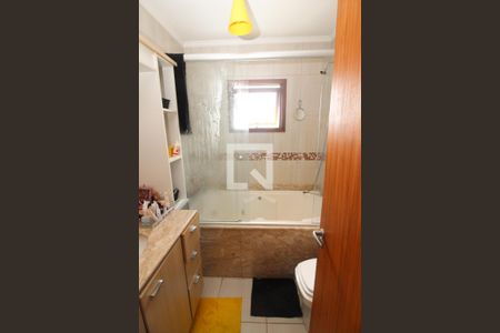 Casa de condomínio à venda com 263m², 3 quartos e 2 vagas Casa de condomínio à venda com 263m², 3 quartos e 2 vagasBanheiro da Suíte