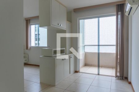 Sala de apartamento para alugar com 1 quarto, 32m² em Asa Sul, Brasília