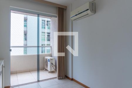 Sala de apartamento para alugar com 1 quarto, 32m² em Asa Sul, Brasília