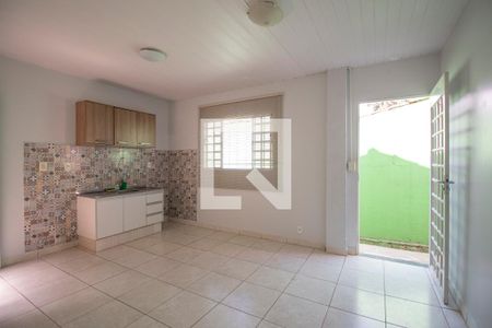 Sala de casa para alugar com 4 quartos, 100m² em Setor Aeroporto, Goiânia