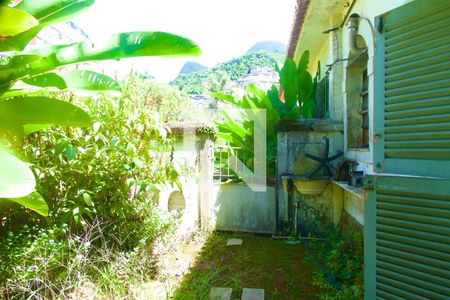 Casa à venda com 448m², 4 quartos e 2 vagas Casa à venda com 448m², 4 quartos e 2 vagasSuíte varanda