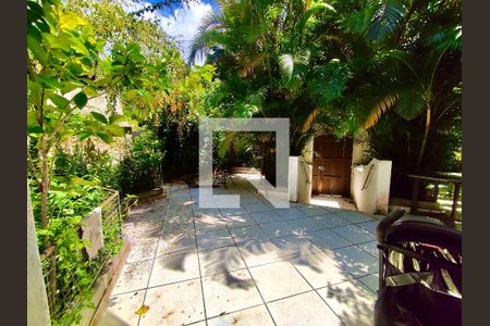 Casa à venda com 448m², 4 quartos e 2 vagas Casa à venda com 448m², 4 quartos e 2 vagasJardim