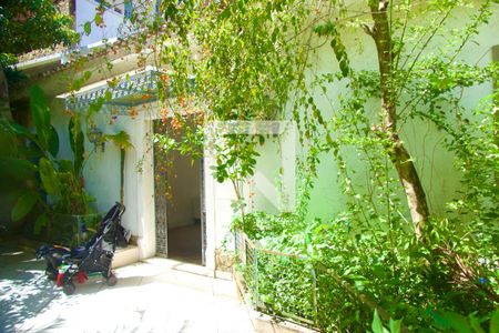 Casa à venda com 448m², 4 quartos e 2 vagas Casa à venda com 448m², 4 quartos e 2 vagasJardim
