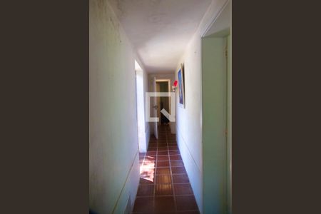 Casa à venda com 448m², 4 quartos e 2 vagas Casa à venda com 448m², 4 quartos e 2 vagasCorredor