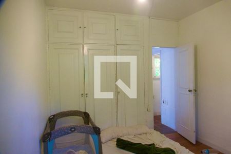 Casa à venda com 448m², 4 quartos e 2 vagas Casa à venda com 448m², 4 quartos e 2 vagasQuarto