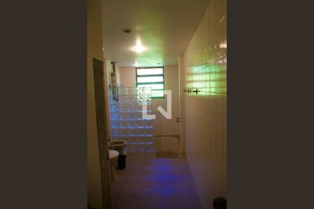 Casa à venda com 448m², 4 quartos e 2 vagas Casa à venda com 448m², 4 quartos e 2 vagasSuíte banheiro