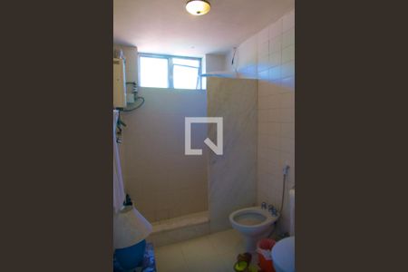 Casa à venda com 448m², 4 quartos e 2 vagas Casa à venda com 448m², 4 quartos e 2 vagasSuíte banheiro