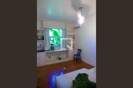 Casa à venda com 448m², 4 quartos e 2 vagas Casa à venda com 448m², 4 quartos e 2 vagasQuarto 2