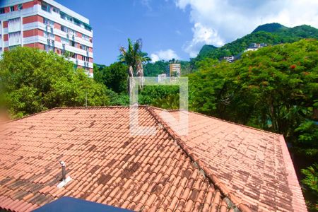 Casa à venda com 448m², 4 quartos e 2 vagas Casa à venda com 448m², 4 quartos e 2 vagasQuarto vista