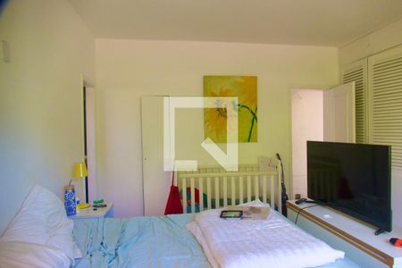 Casa à venda com 448m², 4 quartos e 2 vagas Casa à venda com 448m², 4 quartos e 2 vagasSuíte