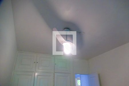 Casa à venda com 448m², 4 quartos e 2 vagas Casa à venda com 448m², 4 quartos e 2 vagasQuarto