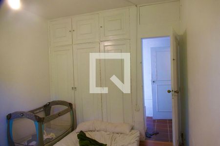 Casa à venda com 448m², 4 quartos e 2 vagas Casa à venda com 448m², 4 quartos e 2 vagasQuarto