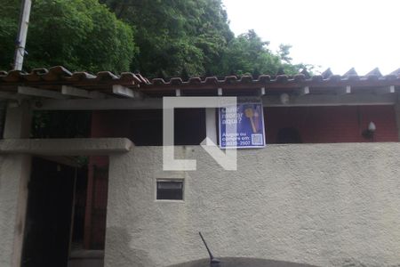 Casa à venda com 1609m², 4 quartos e 4 vagasFachada