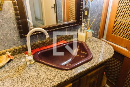 Casa à venda com 496m², 4 quartos e 2 vagas Casa à venda com 496m², 4 quartos e 2 vagasBanheiro 2 Pia