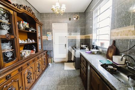 Casa à venda com 496m², 4 quartos e 2 vagas Casa à venda com 496m², 4 quartos e 2 vagasCozinha