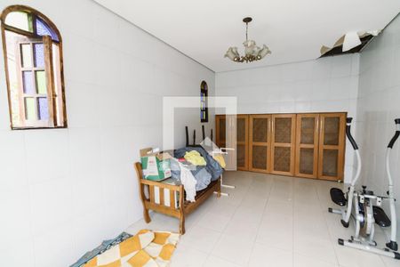 Casa à venda com 496m², 4 quartos e 2 vagas Casa à venda com 496m², 4 quartos e 2 vagasEdícula Quarto