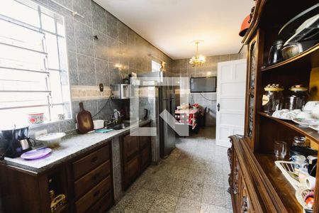 Casa à venda com 496m², 4 quartos e 2 vagas Casa à venda com 496m², 4 quartos e 2 vagasCozinha