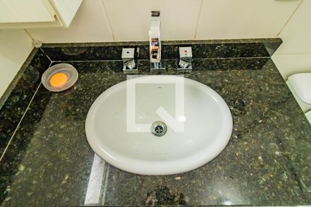 Casa à venda com 101m², 3 quartos e 2 vagas Casa à venda com 101m², 3 quartos e 2 vagasDetalhe do banheiro