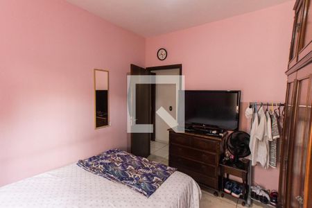 Casa à venda com 256m², 6 quartos e 3 vagas Casa à venda com 256m², 6 quartos e 3 vagasQuarto 4