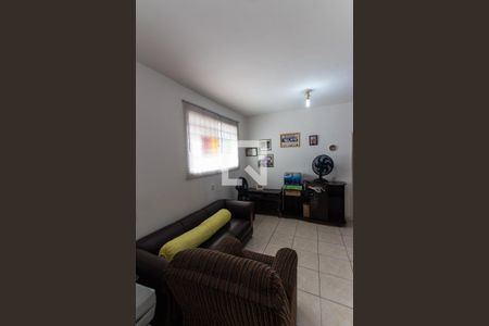 Casa à venda com 256m², 6 quartos e 3 vagas Casa à venda com 256m², 6 quartos e 3 vagasSala 2