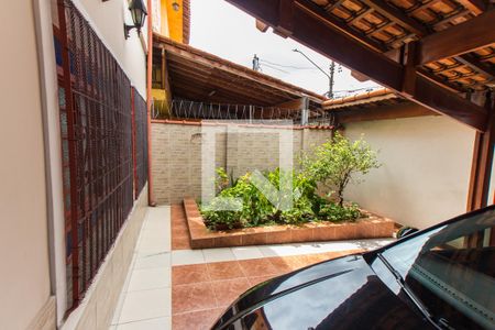 Casa à venda com 256m², 6 quartos e 3 vagas Casa à venda com 256m², 6 quartos e 3 vagasGaragem