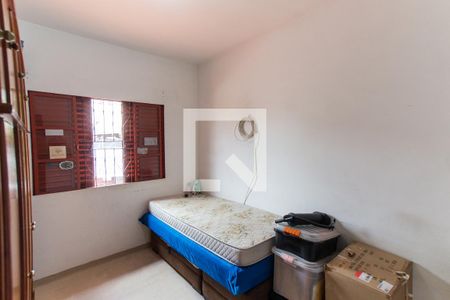 Casa à venda com 256m², 6 quartos e 3 vagas Casa à venda com 256m², 6 quartos e 3 vagasQuarto 2