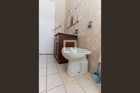 Casa à venda com 256m², 6 quartos e 3 vagas Casa à venda com 256m², 6 quartos e 3 vagasBanheiro da Suíte 1