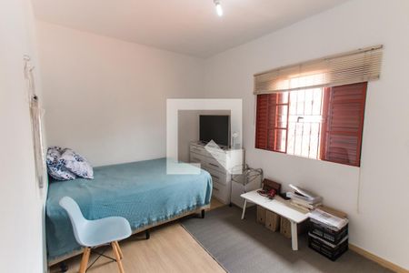 Casa à venda com 256m², 6 quartos e 3 vagas Casa à venda com 256m², 6 quartos e 3 vagasQuarto 1