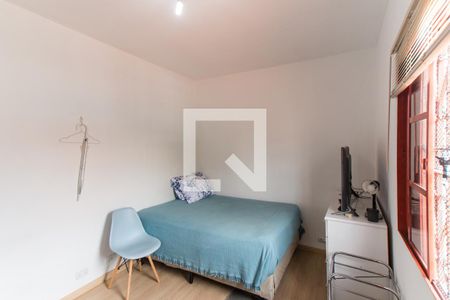 Casa à venda com 256m², 6 quartos e 3 vagas Casa à venda com 256m², 6 quartos e 3 vagasQuarto 1