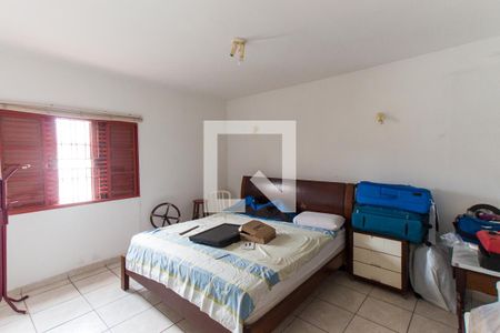 Casa à venda com 256m², 6 quartos e 3 vagas Casa à venda com 256m², 6 quartos e 3 vagasSuíte 1