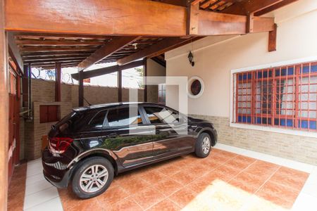 Casa à venda com 256m², 6 quartos e 3 vagas Casa à venda com 256m², 6 quartos e 3 vagasGaragem