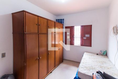 Casa à venda com 256m², 6 quartos e 3 vagas Casa à venda com 256m², 6 quartos e 3 vagasQuarto 2