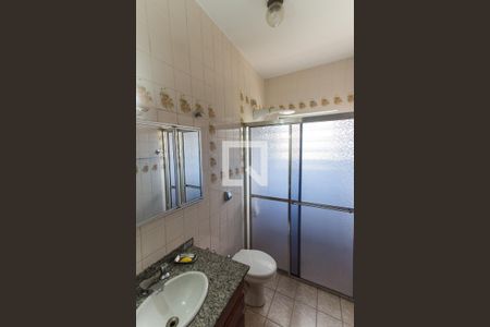 Casa à venda com 256m², 6 quartos e 3 vagas Casa à venda com 256m², 6 quartos e 3 vagasBanheiro