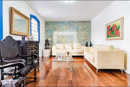 Casa à venda com 314m², 4 quartos e 5 vagas