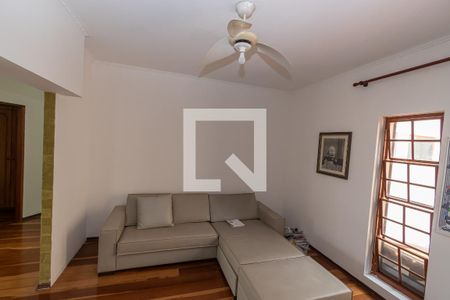 Casa à venda com 420m², 4 quartos e 4 vagasSala de TV