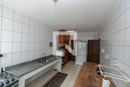 Casa à venda com 420m², 4 quartos e 4 vagasCozinha