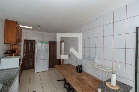 Casa à venda com 420m², 4 quartos e 4 vagasCozinha