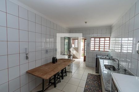 Casa à venda com 420m², 4 quartos e 4 vagasCozinha