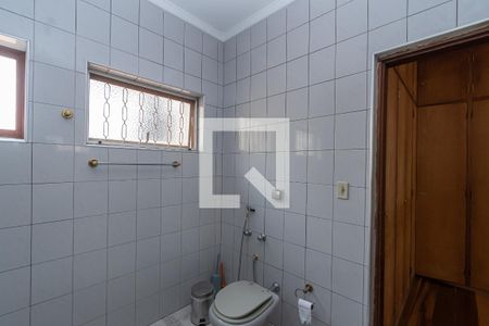 Casa à venda com 420m², 4 quartos e 4 vagasBanheiro da Suíte 2